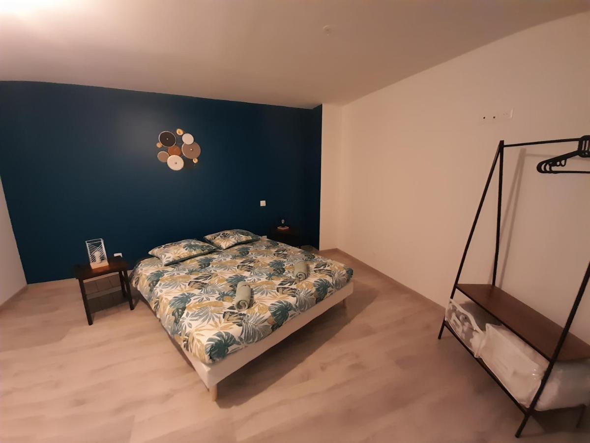 Appartement Le travers  à Joigny Extérieur photo